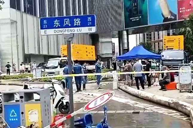 PG官方版网站登录入口-PG（中国）一站式游戏服务平台排涝突击队在排涝现场